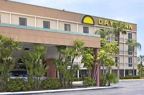 克利尔沃特凯富套房酒店-圣彼特斯堡卡利隆公园