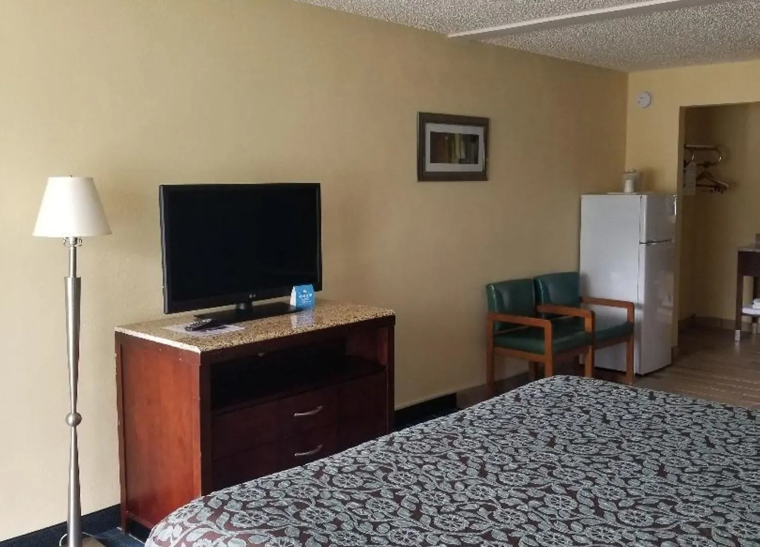 Days By Wyndham Clearwater/central Hotel 2*