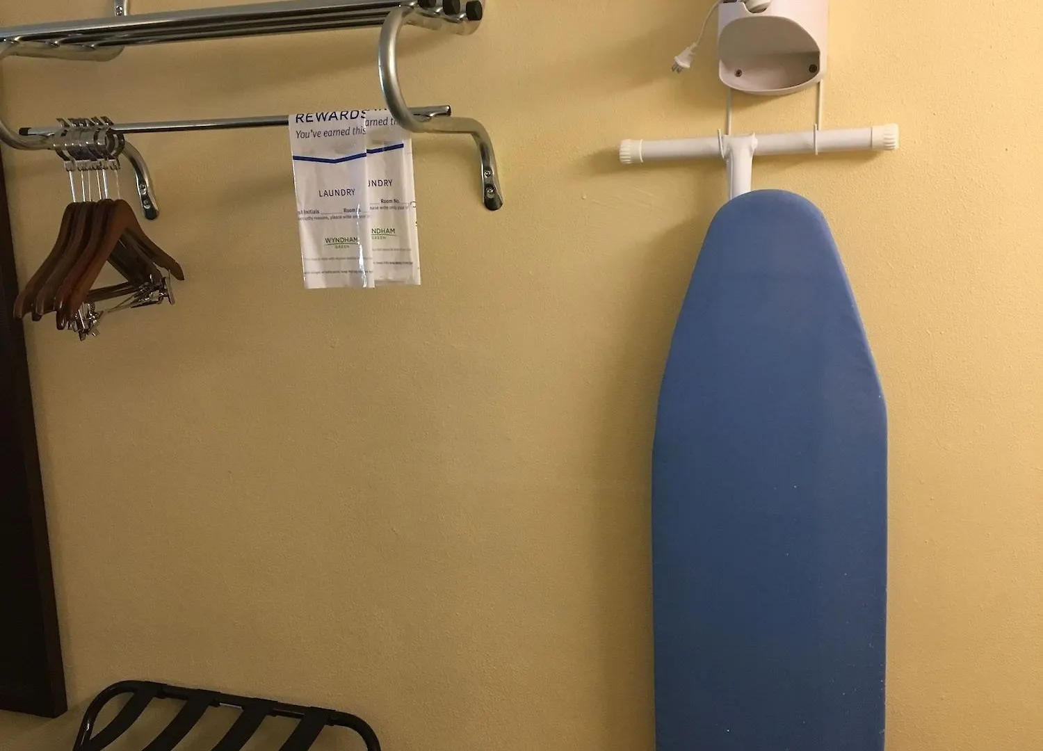 Days By Wyndham Clearwater/central Hotel 2*