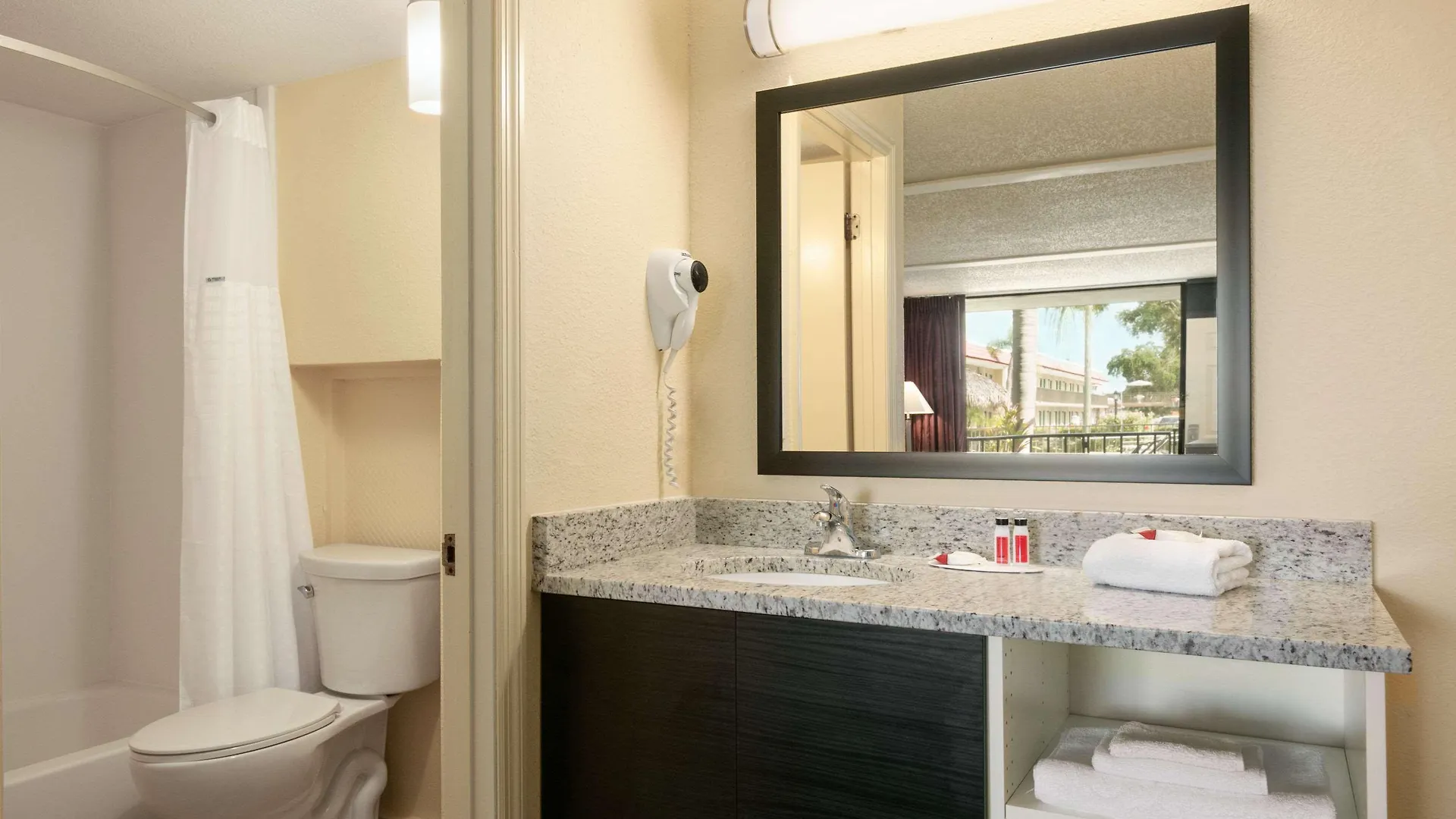 Hotel Days By Wyndham Clearwater/central 2*