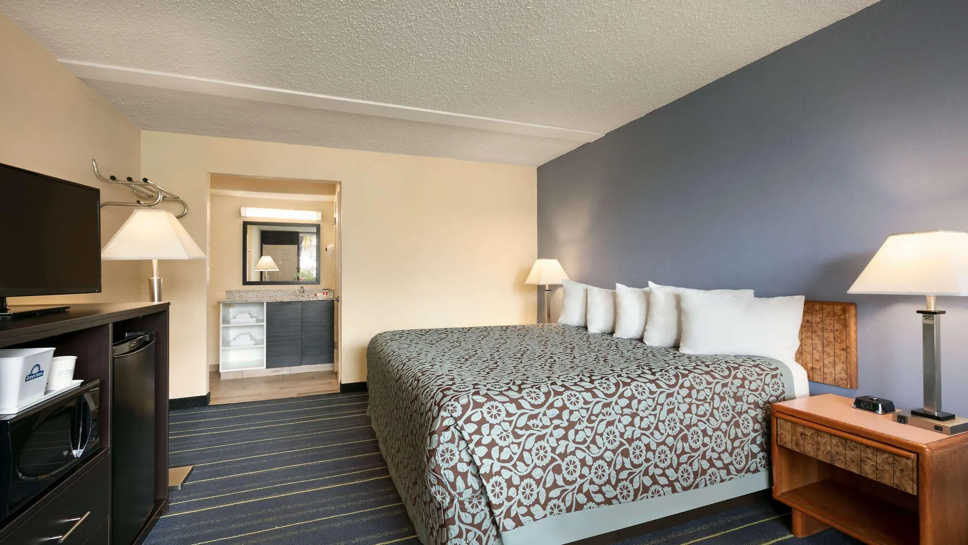 Hotel Days By Wyndham Clearwater/central