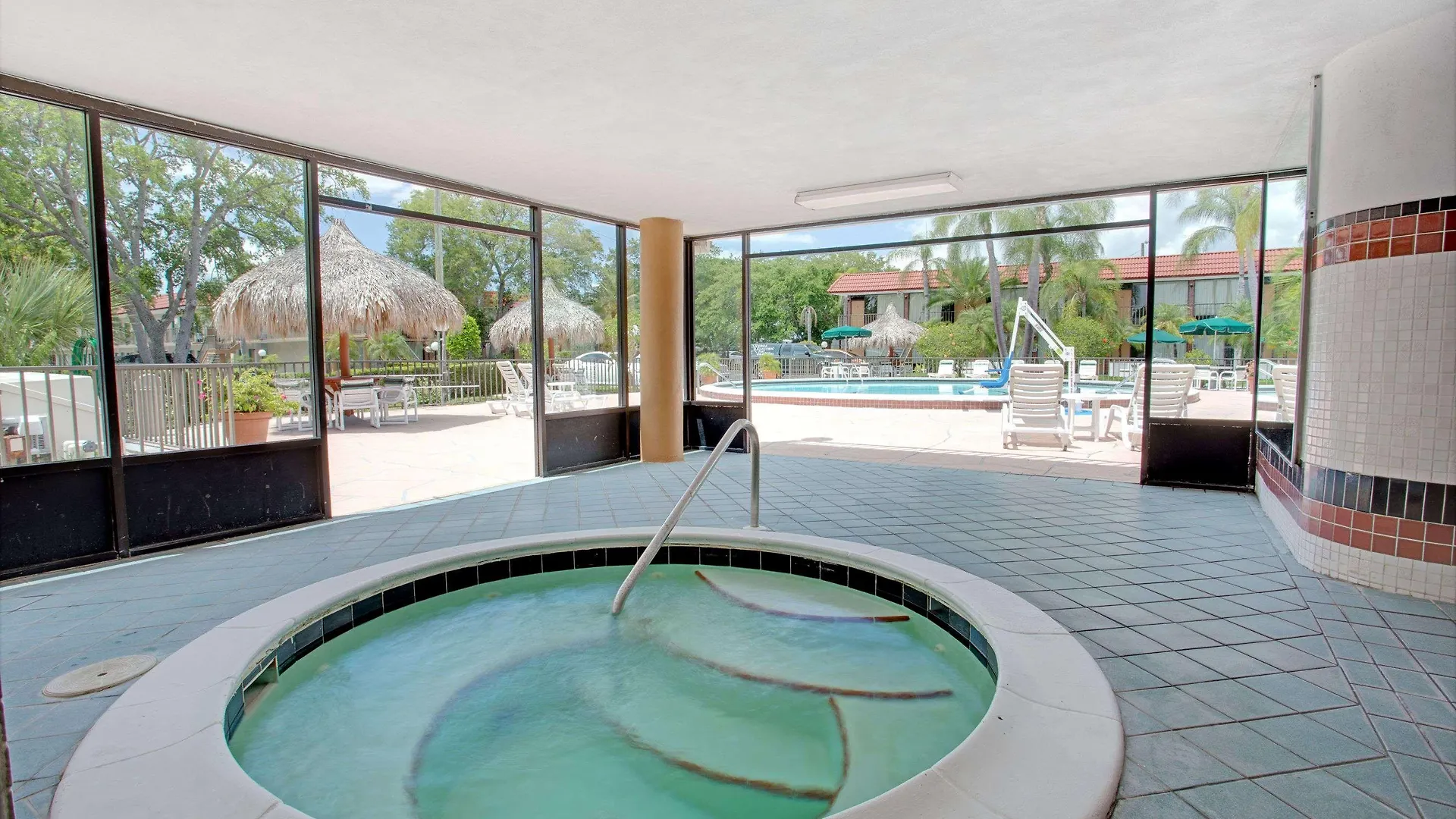Hotel Days By Wyndham Clearwater/central