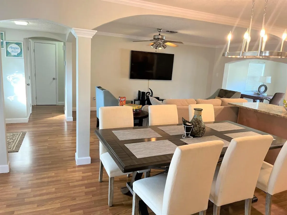Prázdninový dům Cheerful 3 Bedroom Mins From