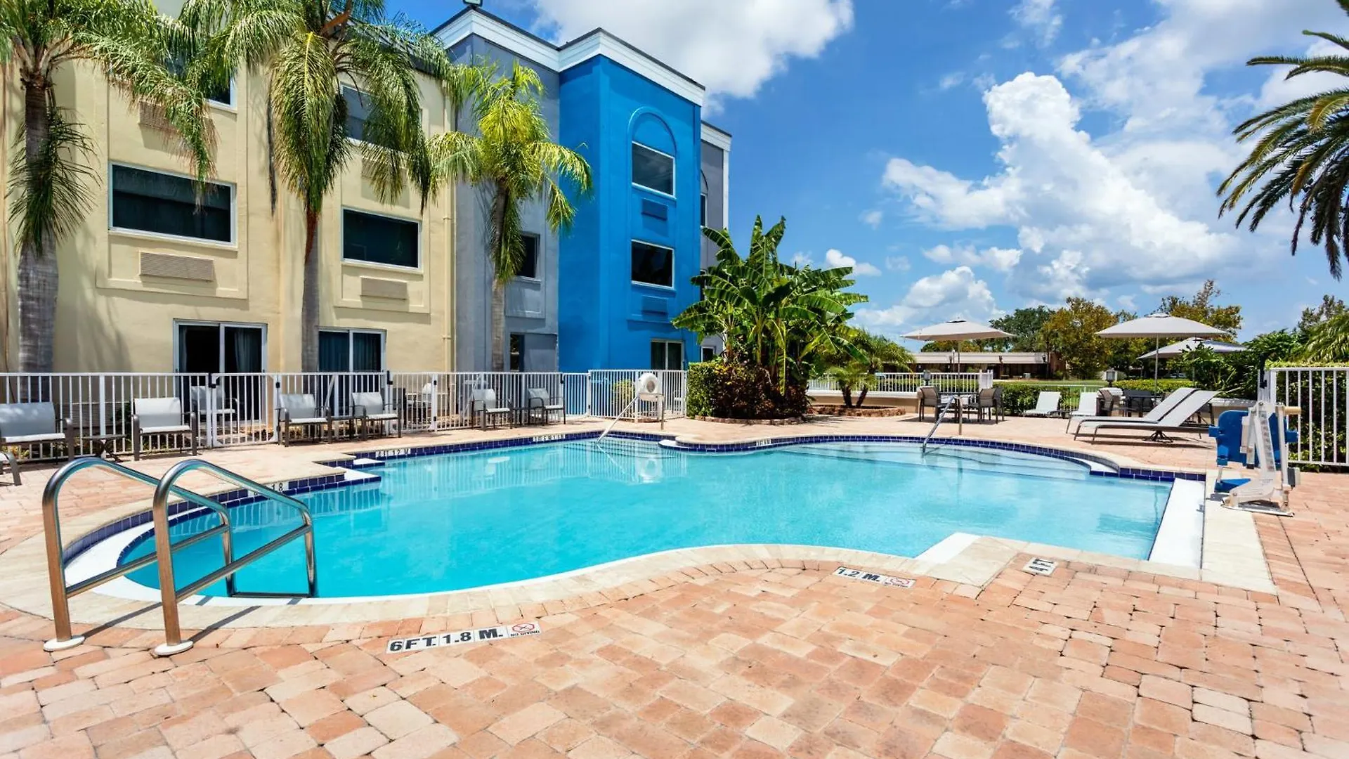 Express Clearwater East - Icot Center By Ihg Hotel Pinellas Park