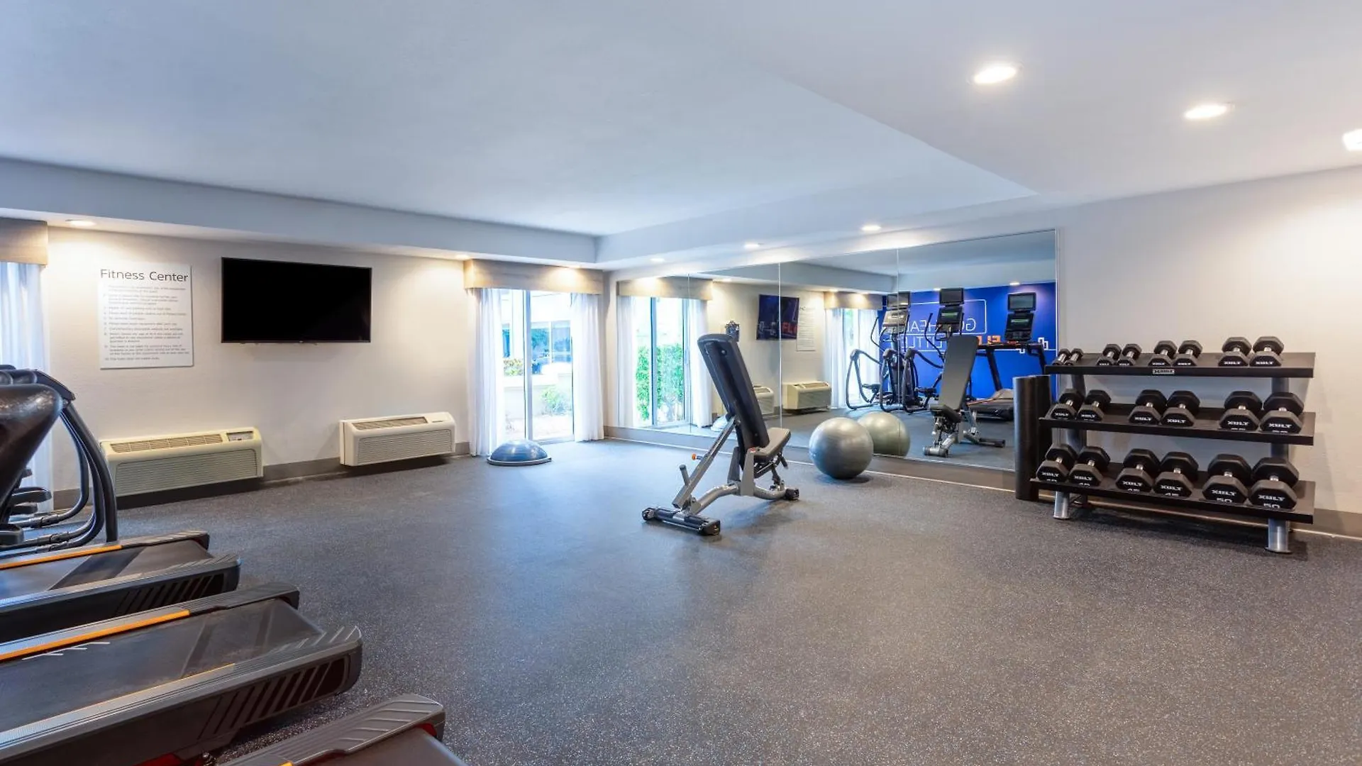 Hotel Express Clearwater East - Icot Center By Ihg