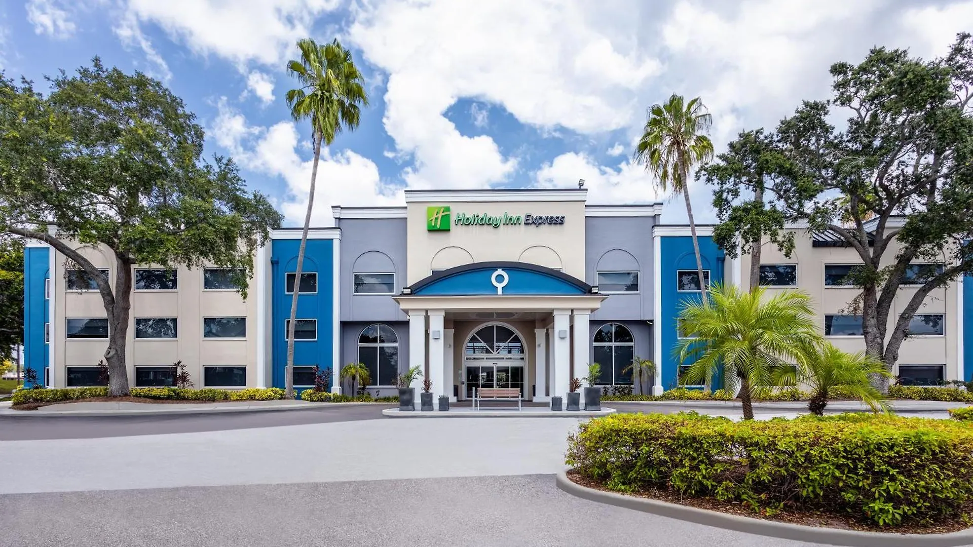 Hotel Express Clearwater East - Icot Center By Ihg 2*