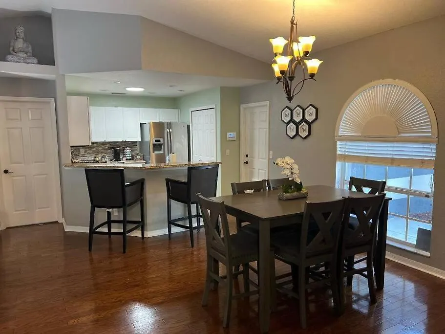 Tropical Paradise - Heated Pool, & Bbq - Close To Restaurants & Beaches! *