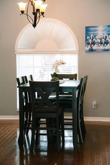 Holiday home Tropical Paradise - Heated Pool, & Bbq - Close To Restaurants & Beaches! Clearwater