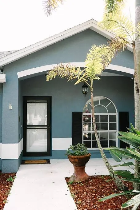 Holiday home Tropical Paradise - Heated Pool, & Bbq - Close To Restaurants & Beaches! *