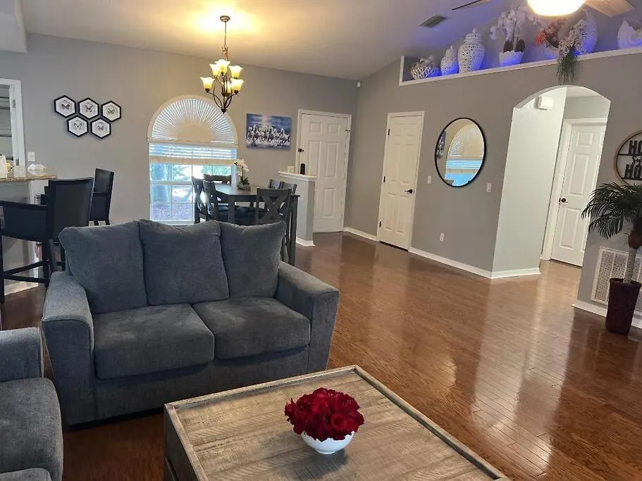 Tropical Paradise - Heated Pool, & Bbq - Close To Restaurants & Beaches! *