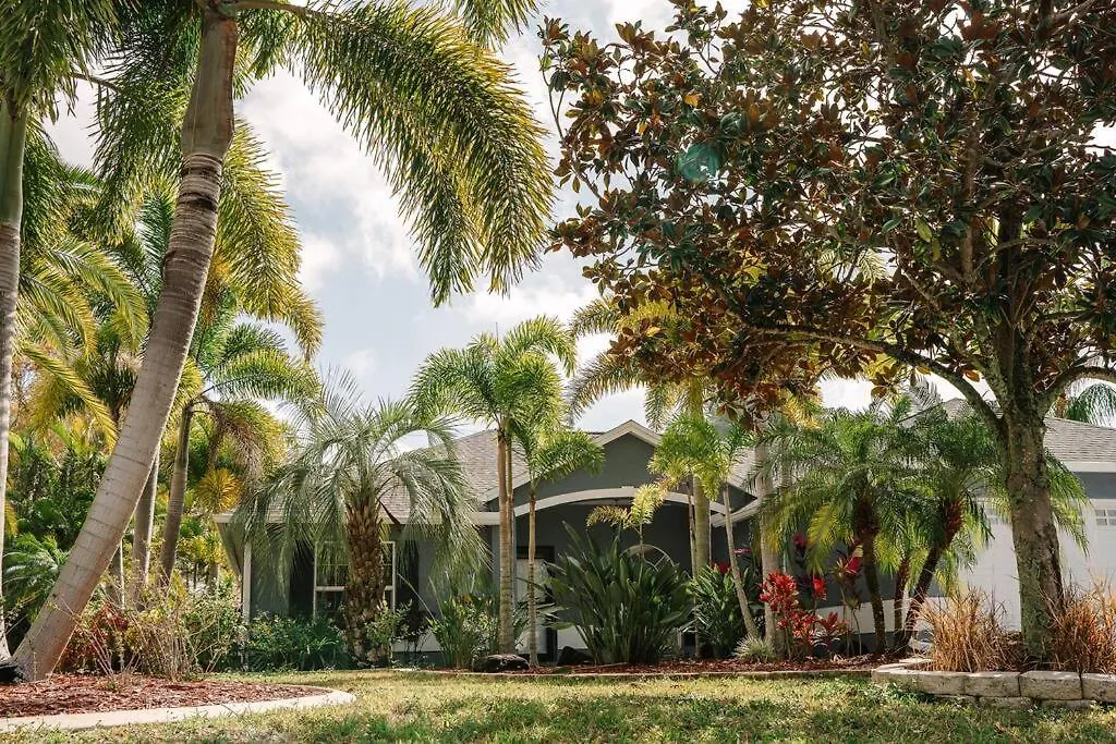 Tropical Paradise - Heated Pool, & Bbq - Close To Restaurants & Beaches! * Clearwater