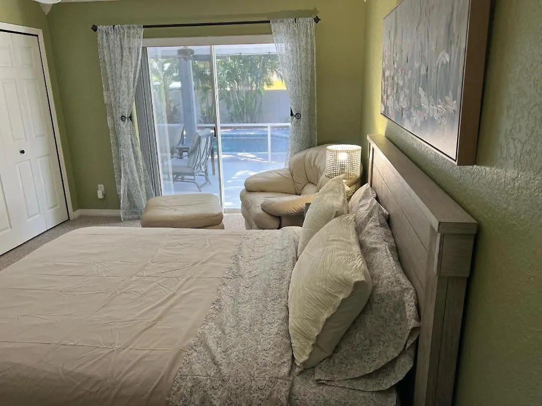Tropical Paradise - Heated Pool, & Bbq - Close To Restaurants & Beaches! * Clearwater