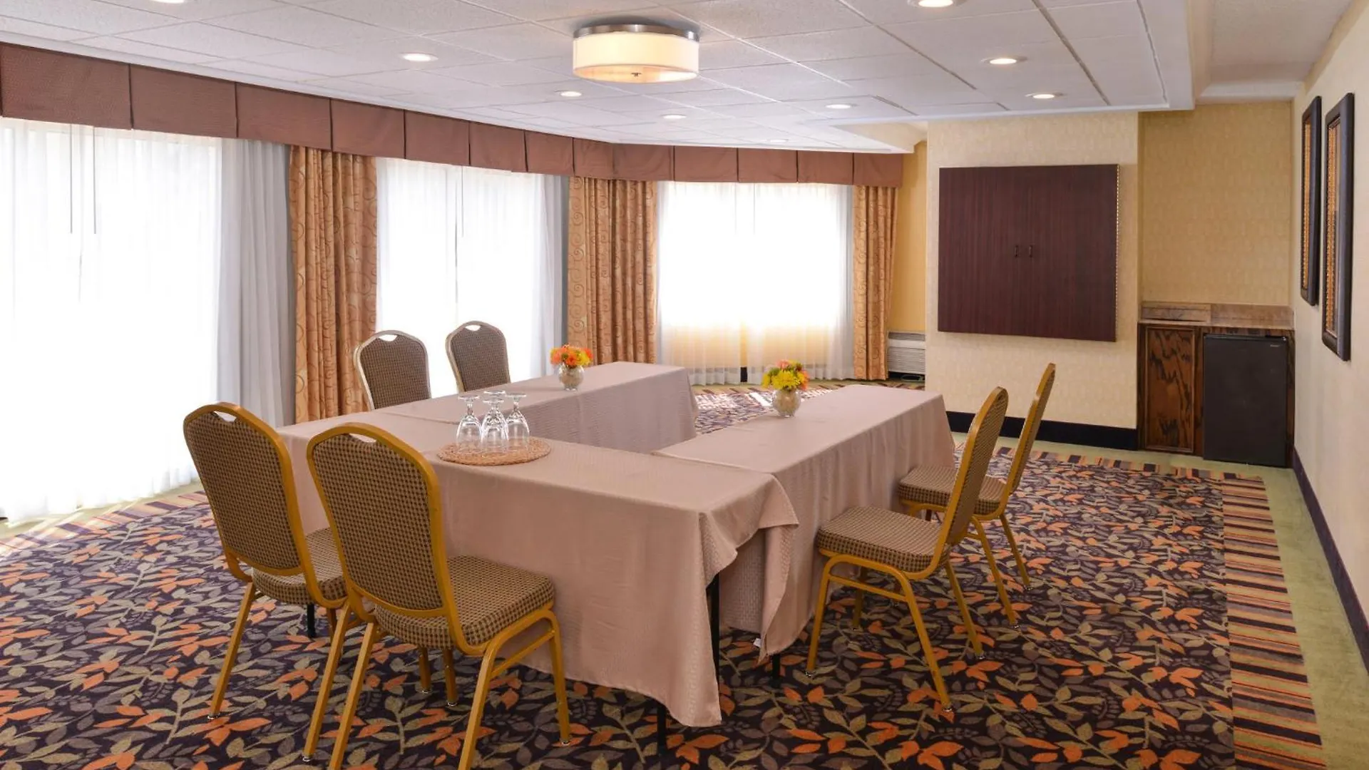 Express Clearwater East - Icot Center By Ihg Hotel Pinellas Park