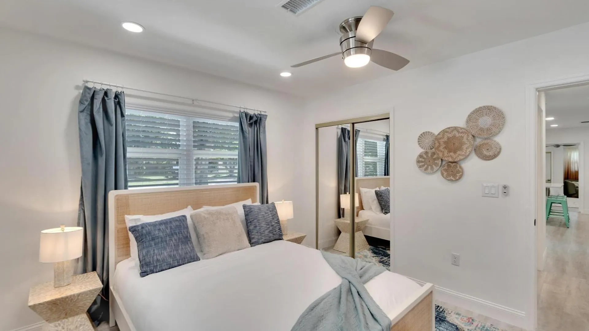 1543 Lakeview Road Clearwater