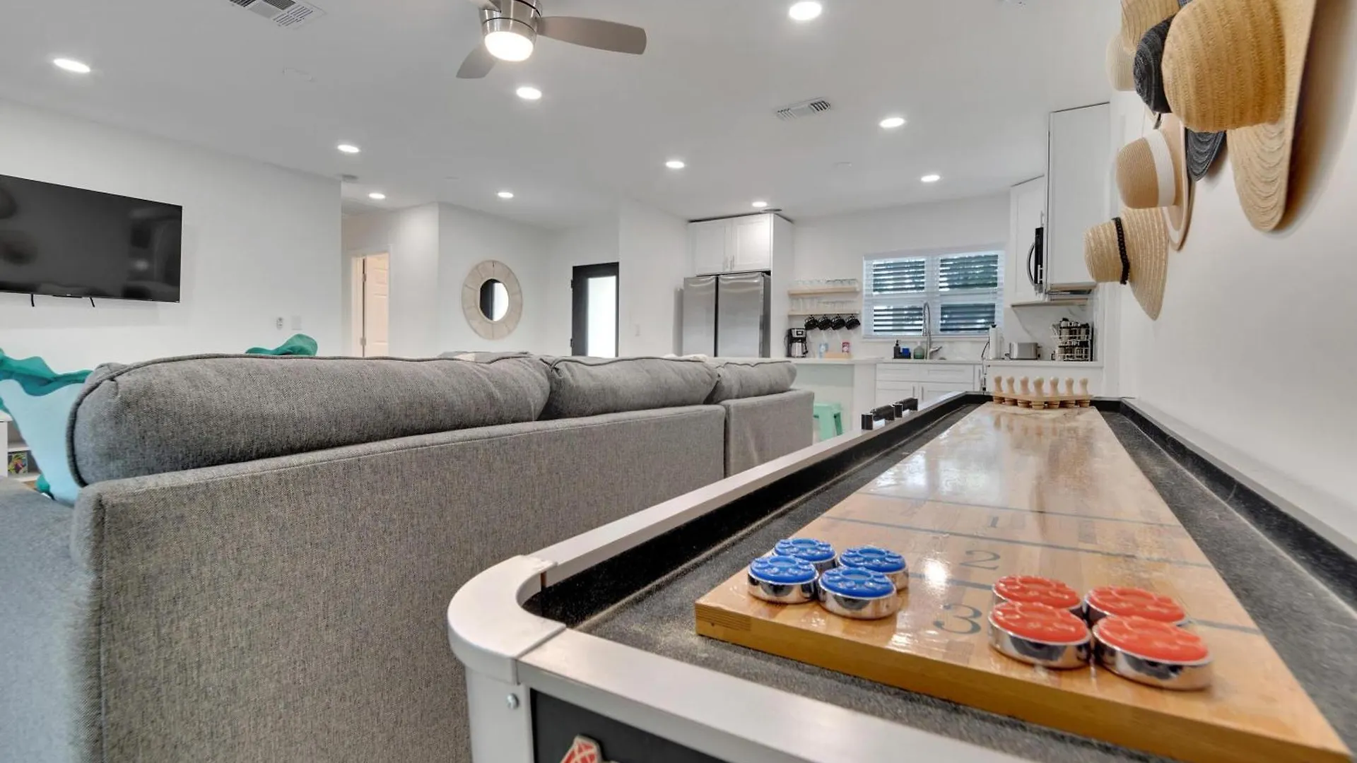 1543 Lakeview Road Clearwater