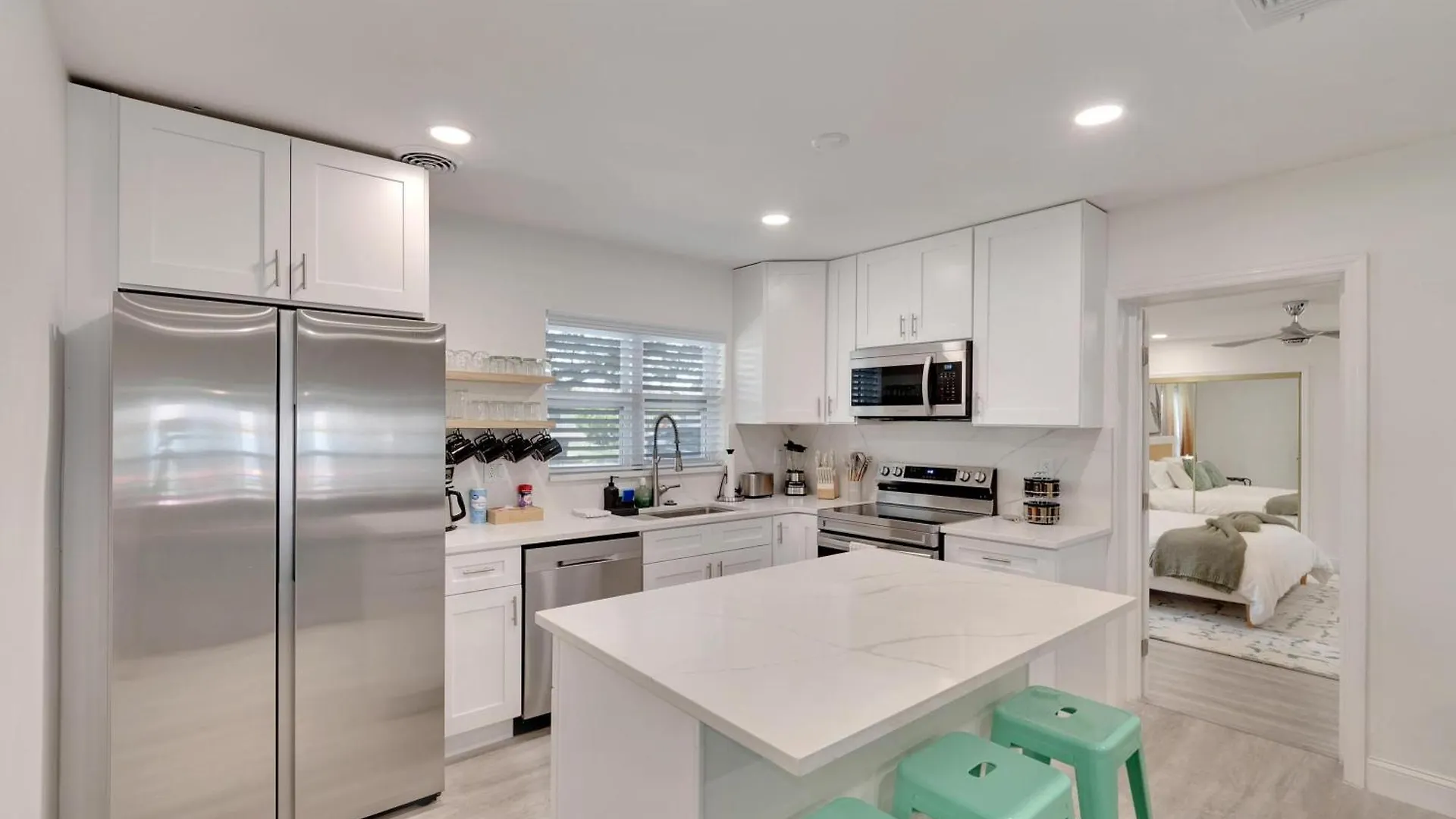 1543 Lakeview Road Clearwater