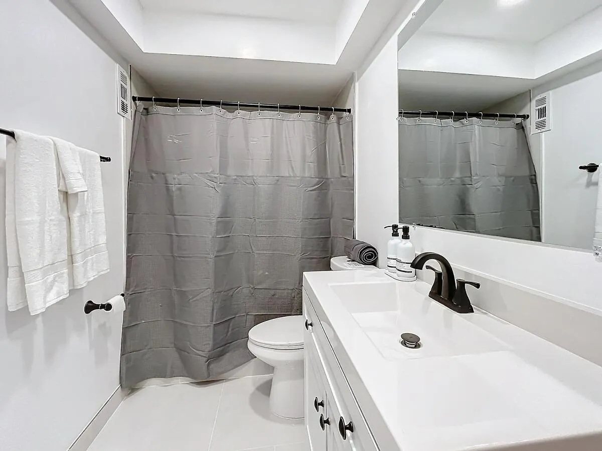 Apartment Spacious Getaway- Comfort &convenience