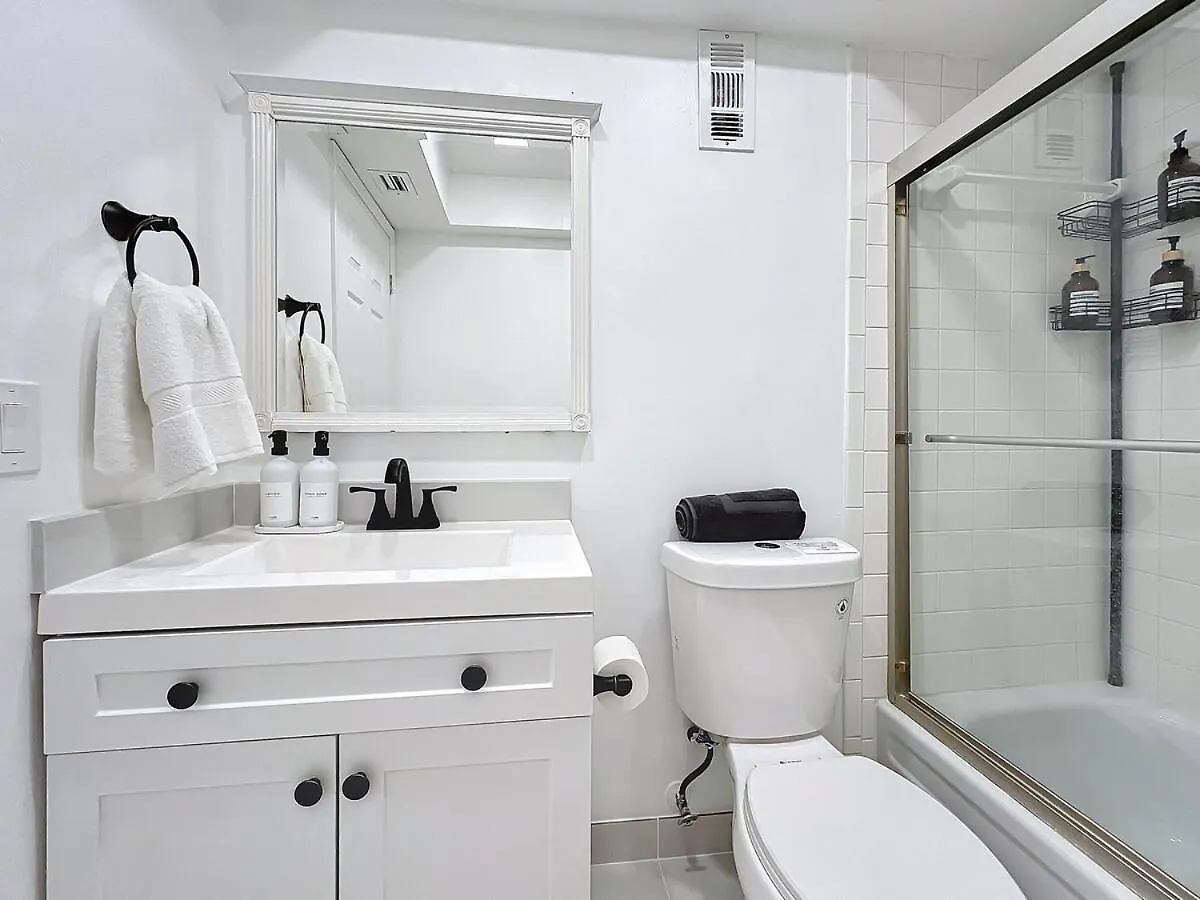 Apartment Spacious Getaway- Comfort &convenience *