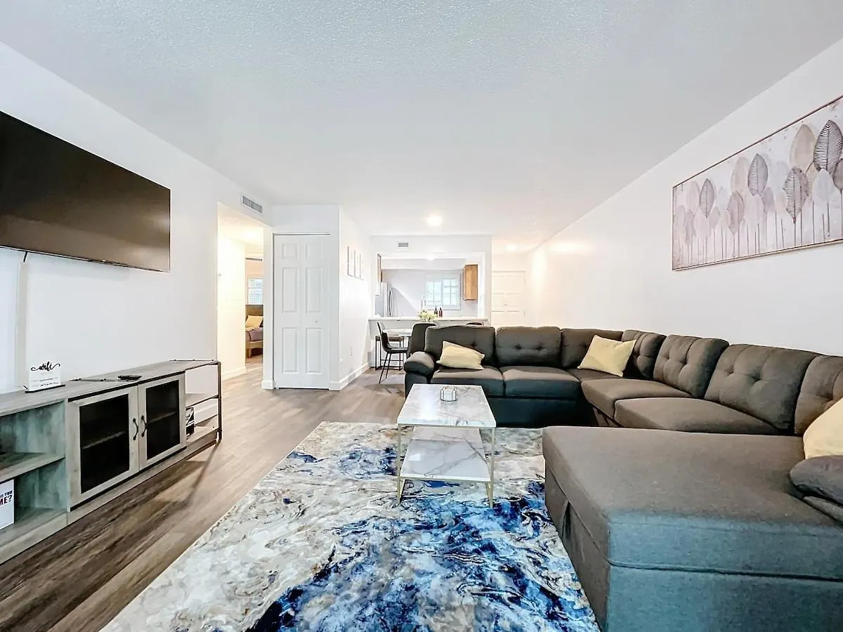 Apartment Spacious Getaway- Comfort &convenience *