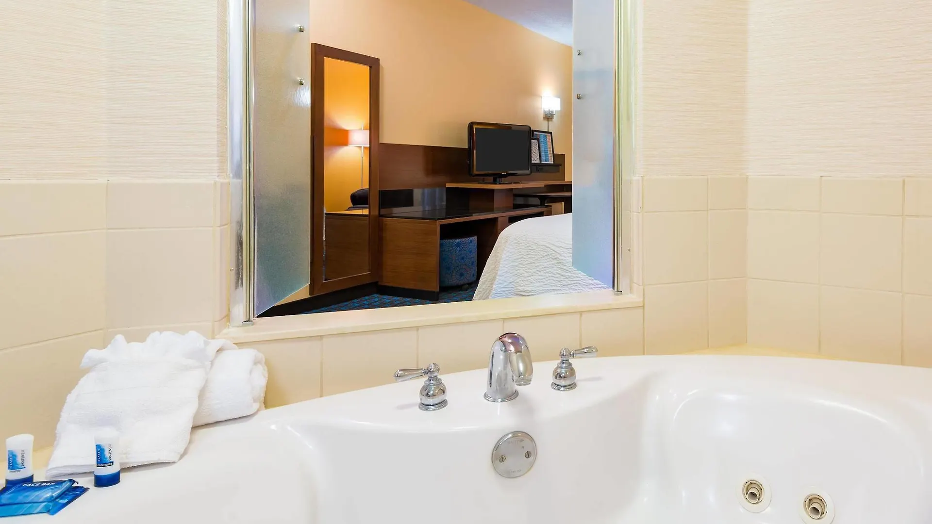 Fairfield And By Marriott Hotel 3*