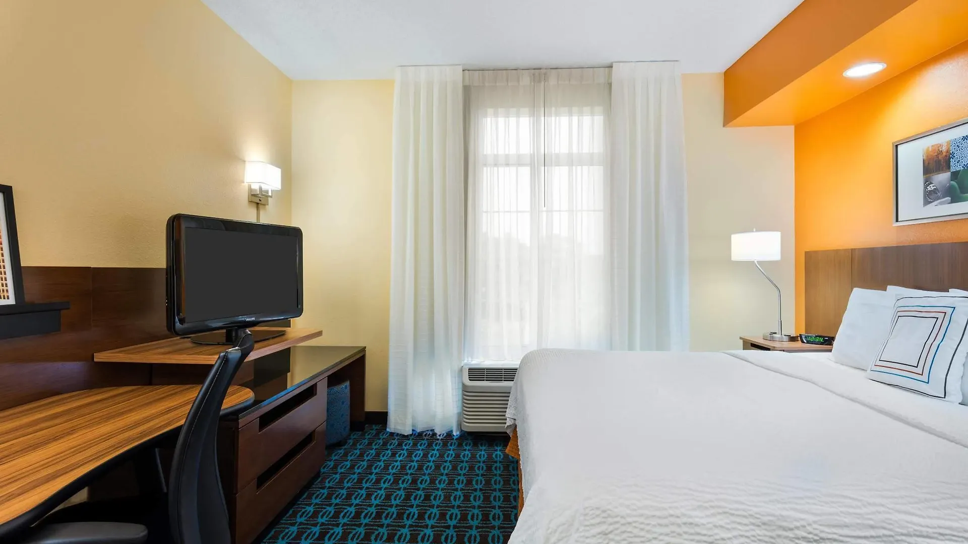 Hotel Fairfield And By Marriott 3*