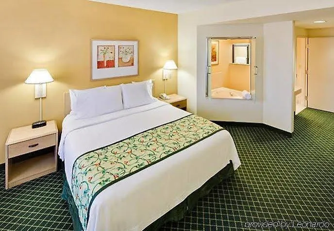 Fairfield And By Marriott 3*