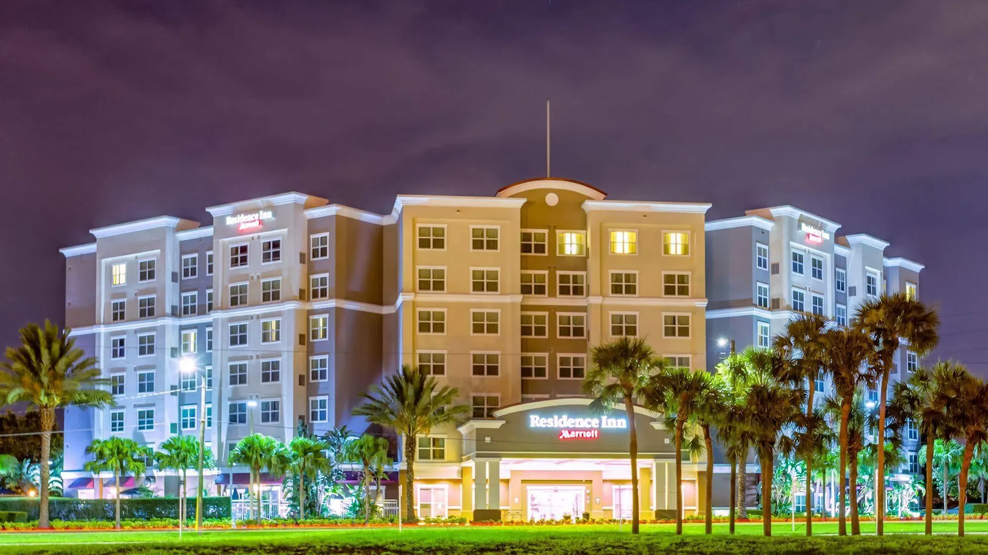 By Marriot Downtown Hotel Clearwater