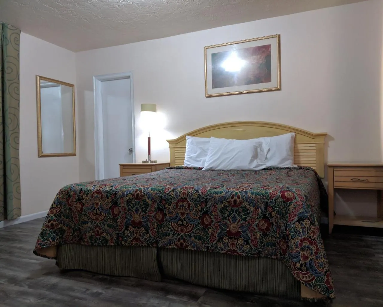 Motel Travelers -