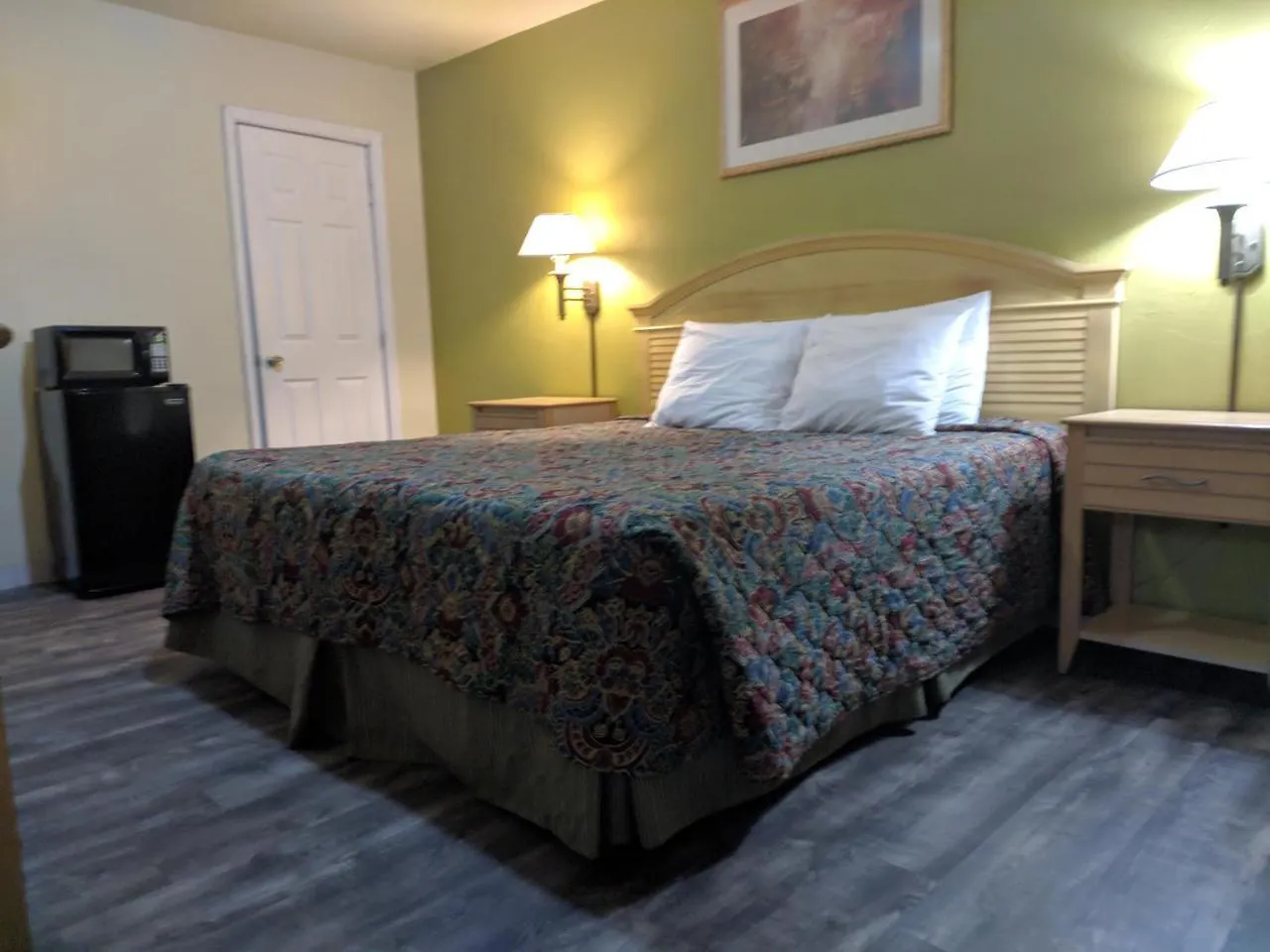 Motel Travelers - 2*