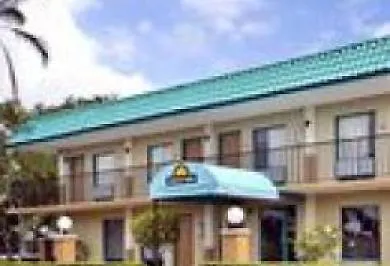 Days By Wyndham Clearwater/central Hotel Clearwater