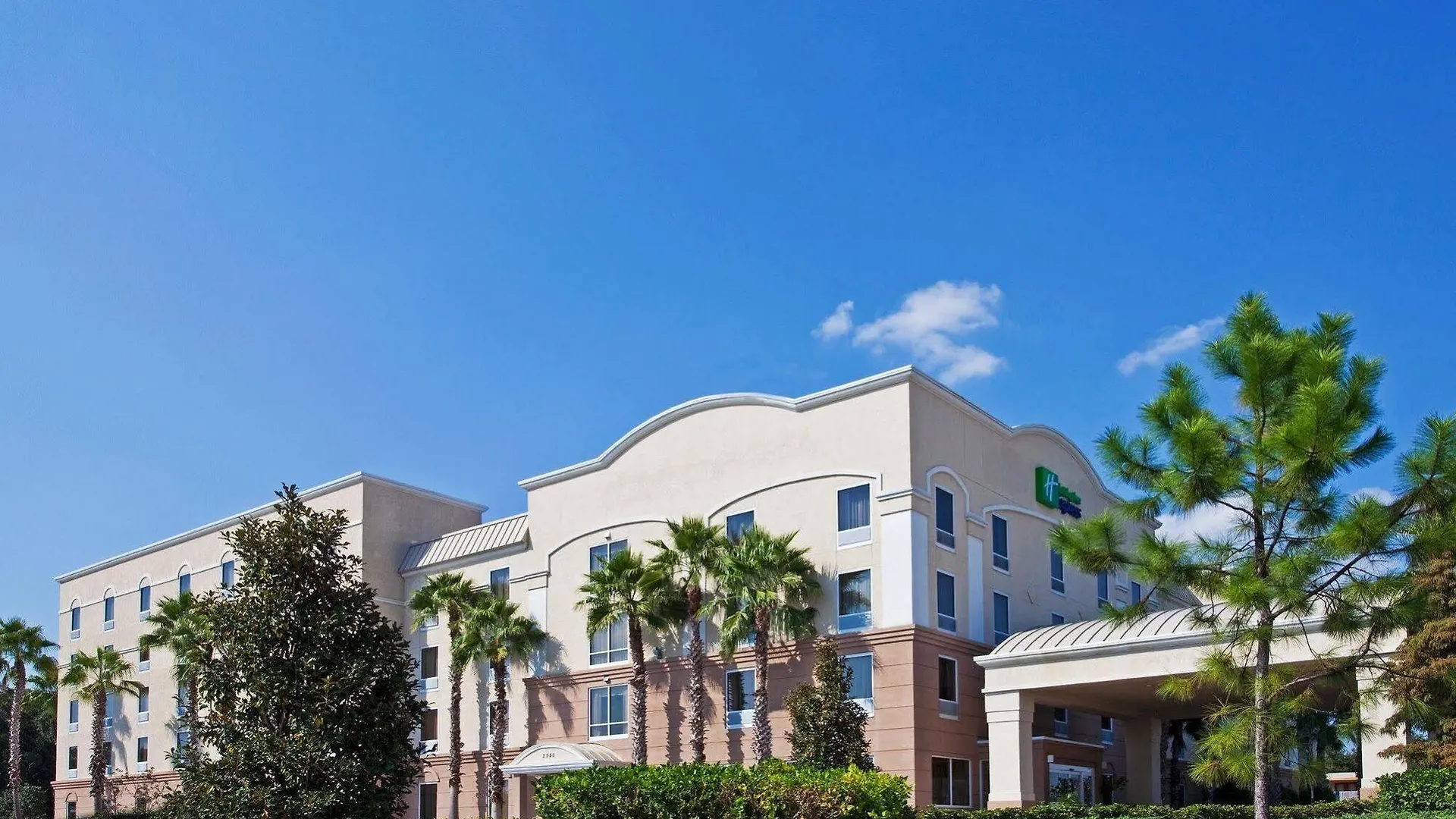 Express & Us 19 North By Ihg Clearwater