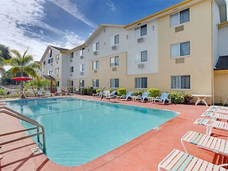 Super 8 By Wyndham Clearwater/st. Petersburg Airport Hotel 3*