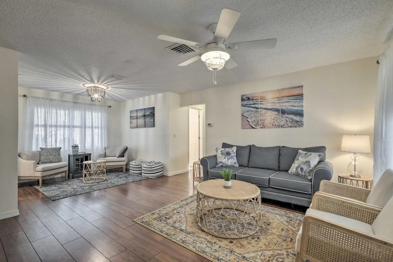 Calming Getaway 9 Mi To Beach! Holiday home
