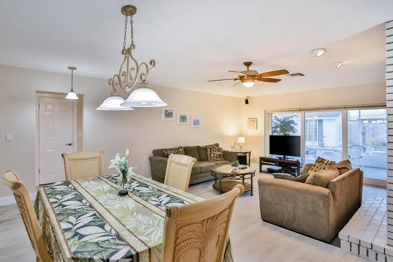 Holiday home Escape To Honeymoon Island *