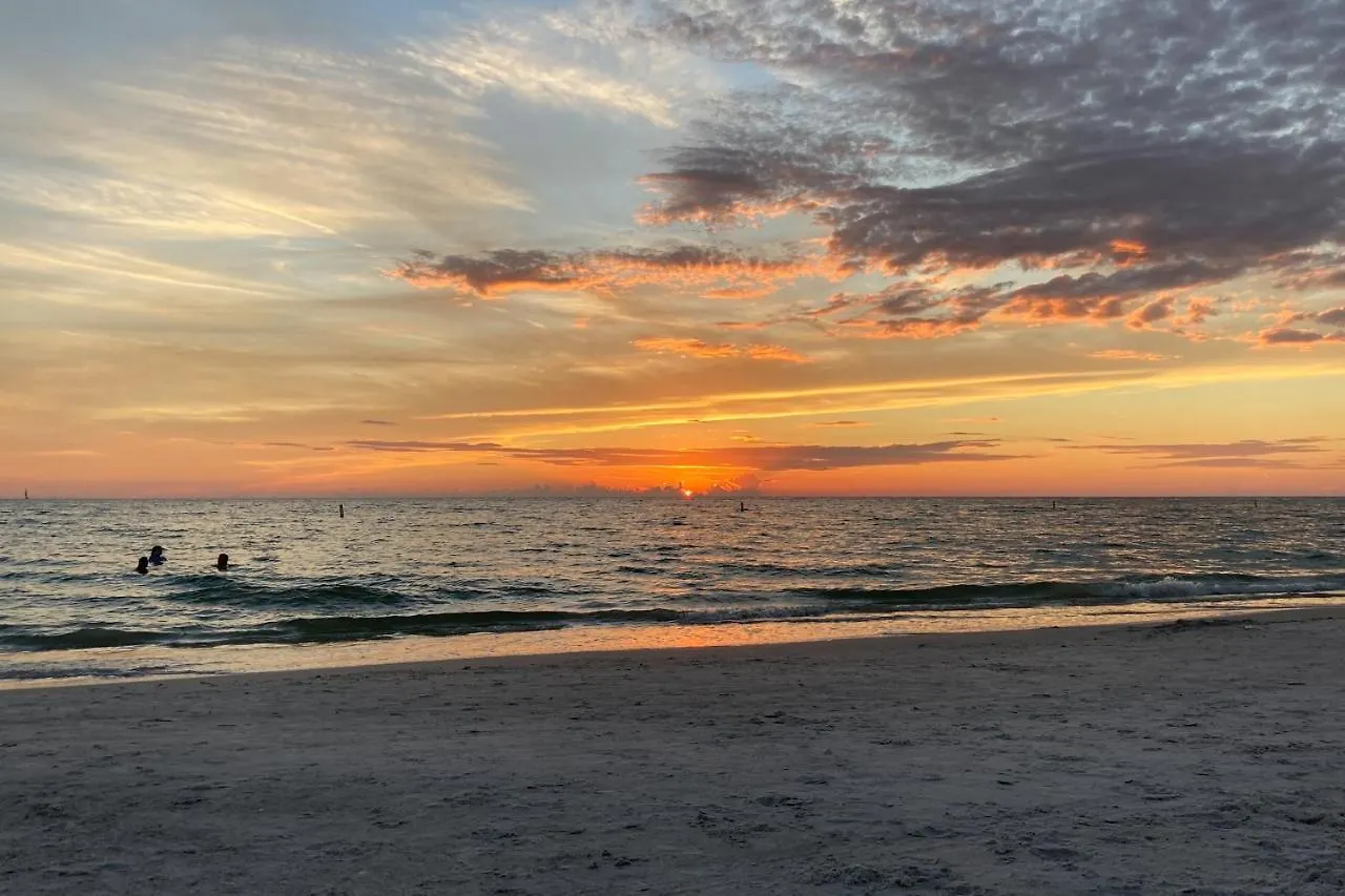 Escape To Honeymoon Island Holiday home Clearwater