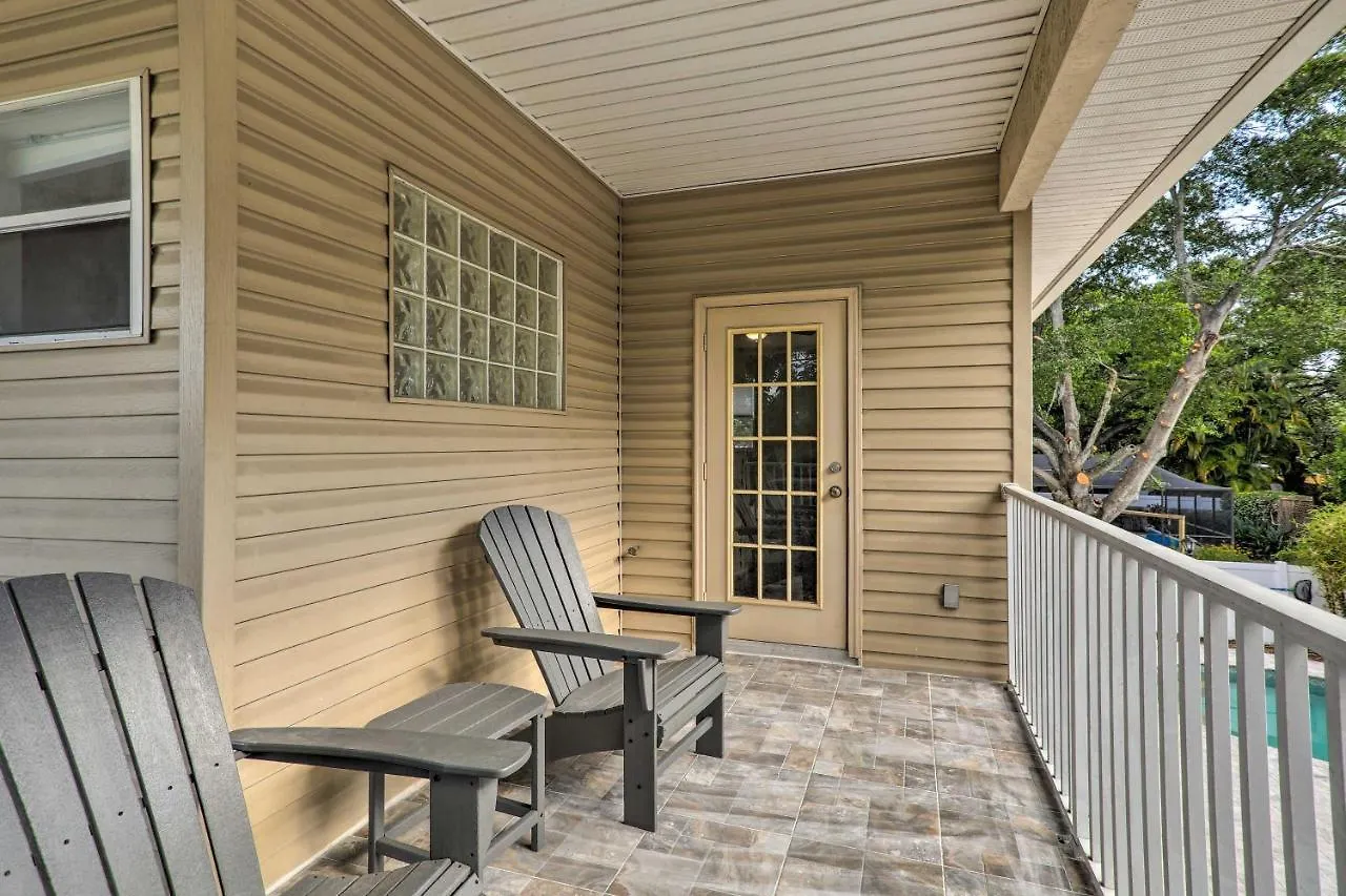 Holiday home Modern With Deck 9 Mi To