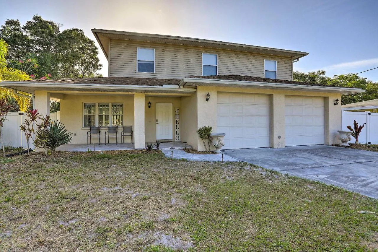 Holiday home Modern With Deck 9 Mi To Clearwater