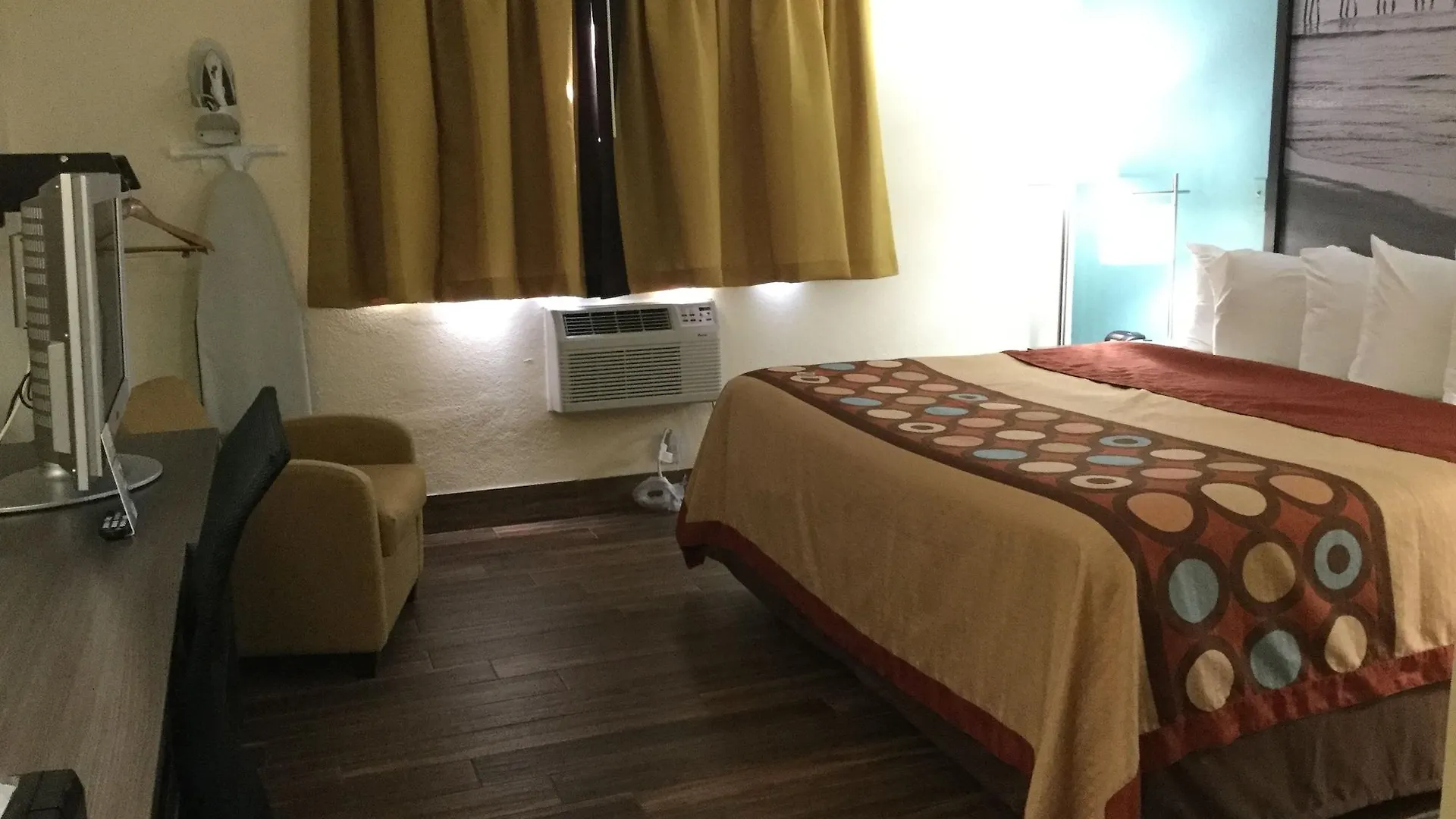 Super 8 By Wyndham Clearwater/st. Petersburg Airport Clearwater