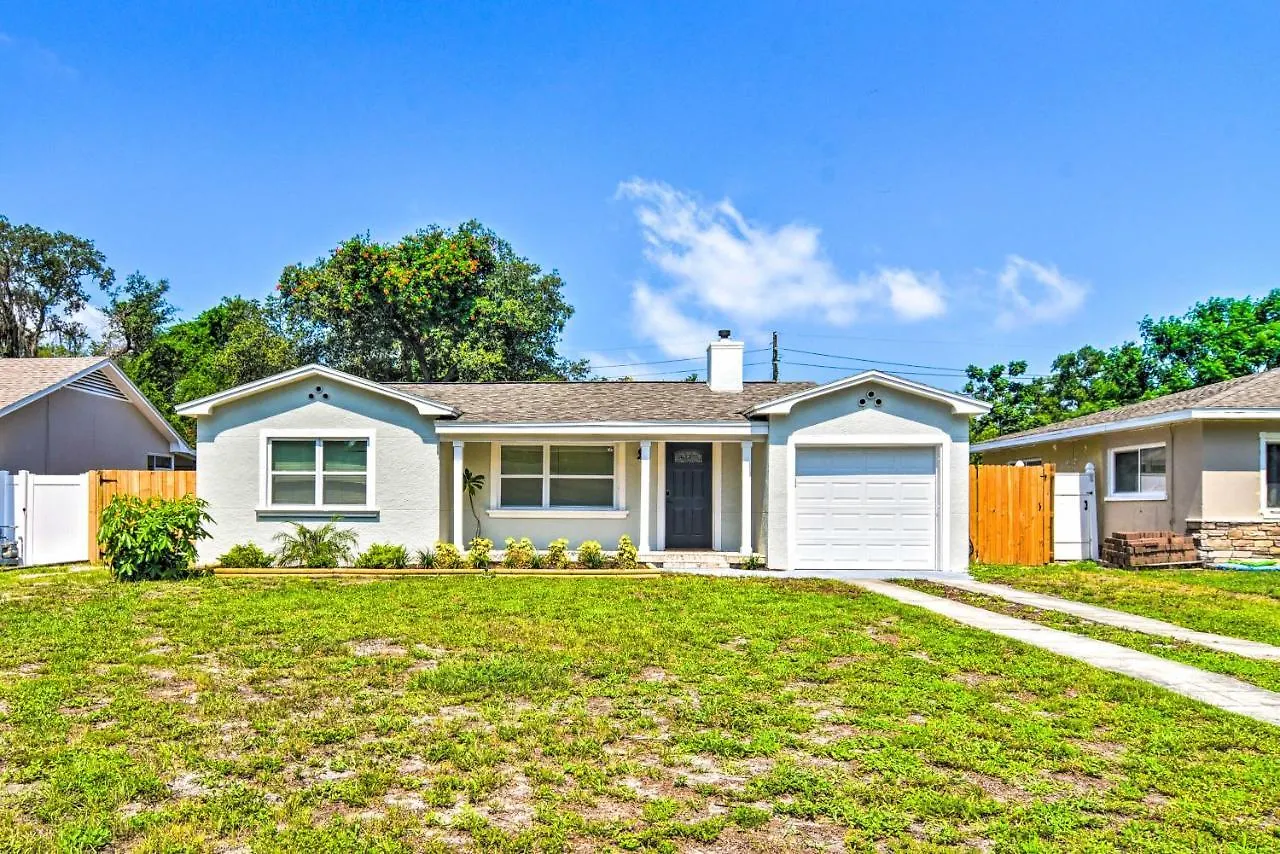 Holiday home Family-friendly With Game Room!