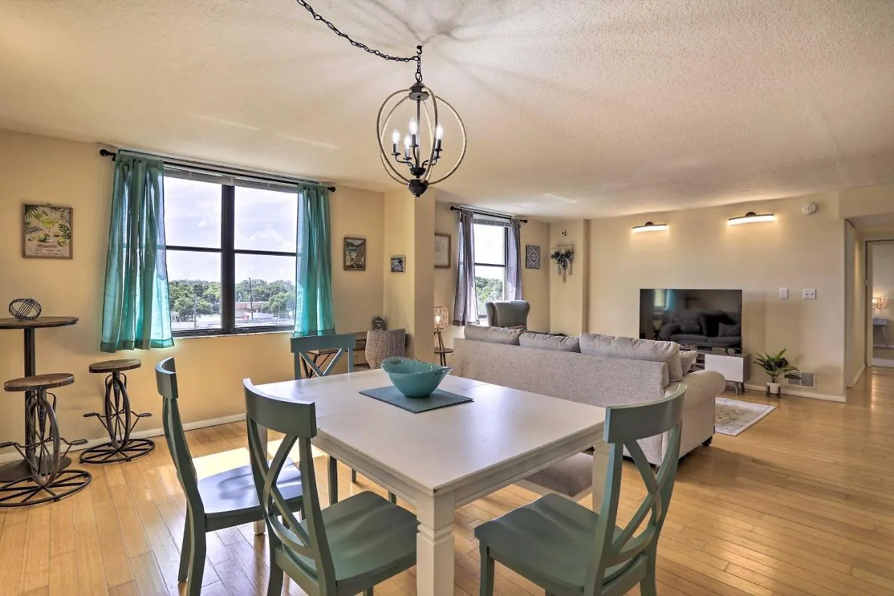 Convenient Less Than 4 Mi To Beach! * Clearwater