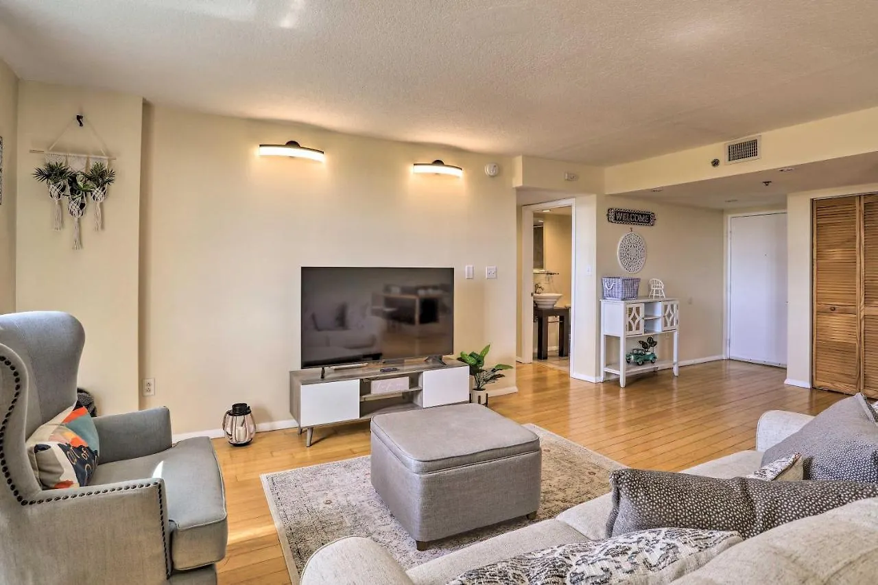 Convenient Less Than 4 Mi To Beach! Apartment *