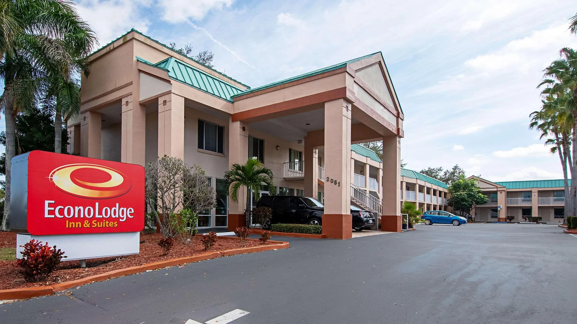 Ramada Limited And Hotel 2*