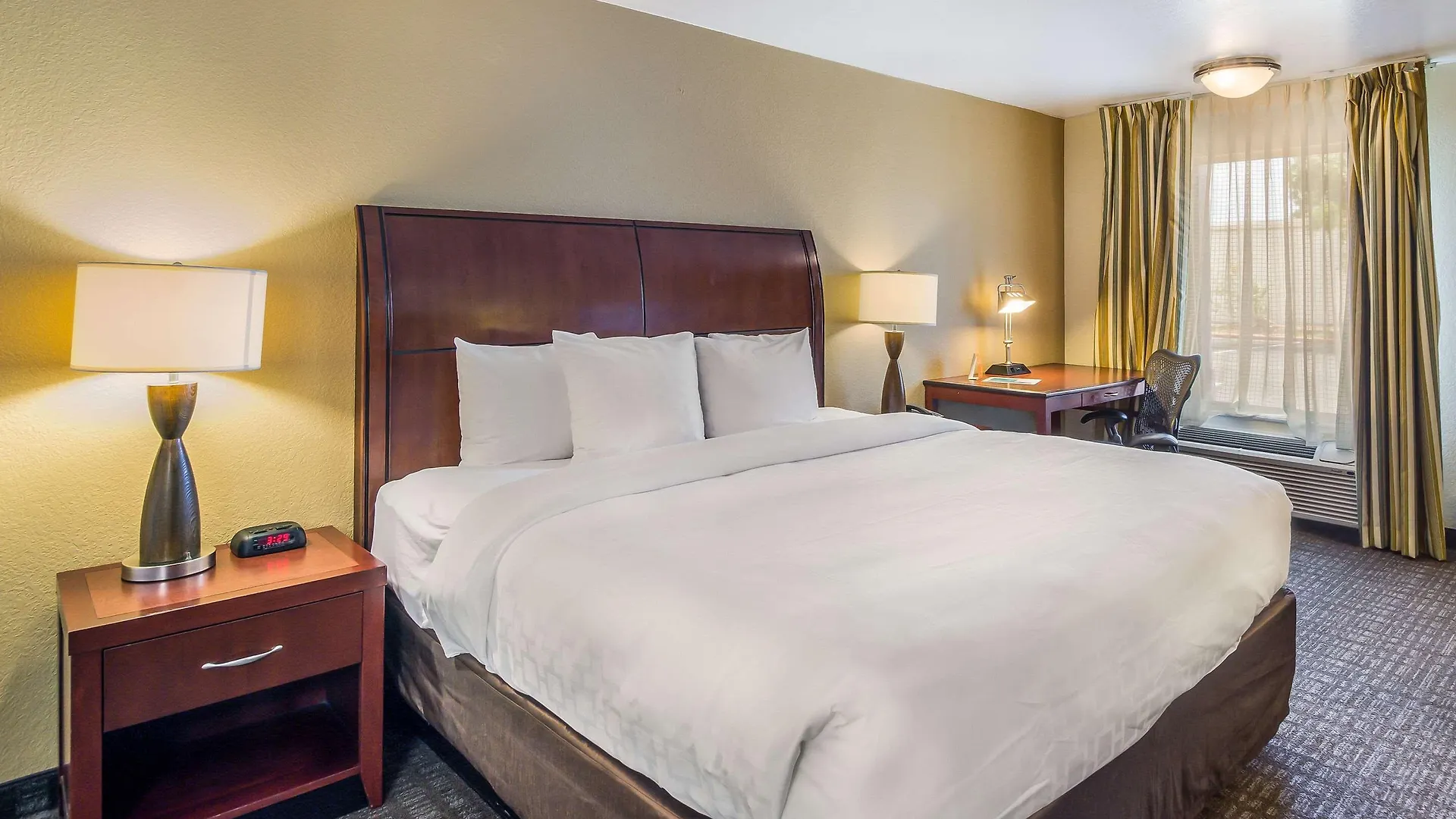 Hotel Clarion &