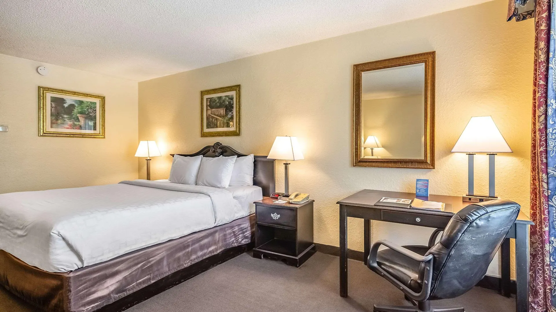 Hotel Clarion &