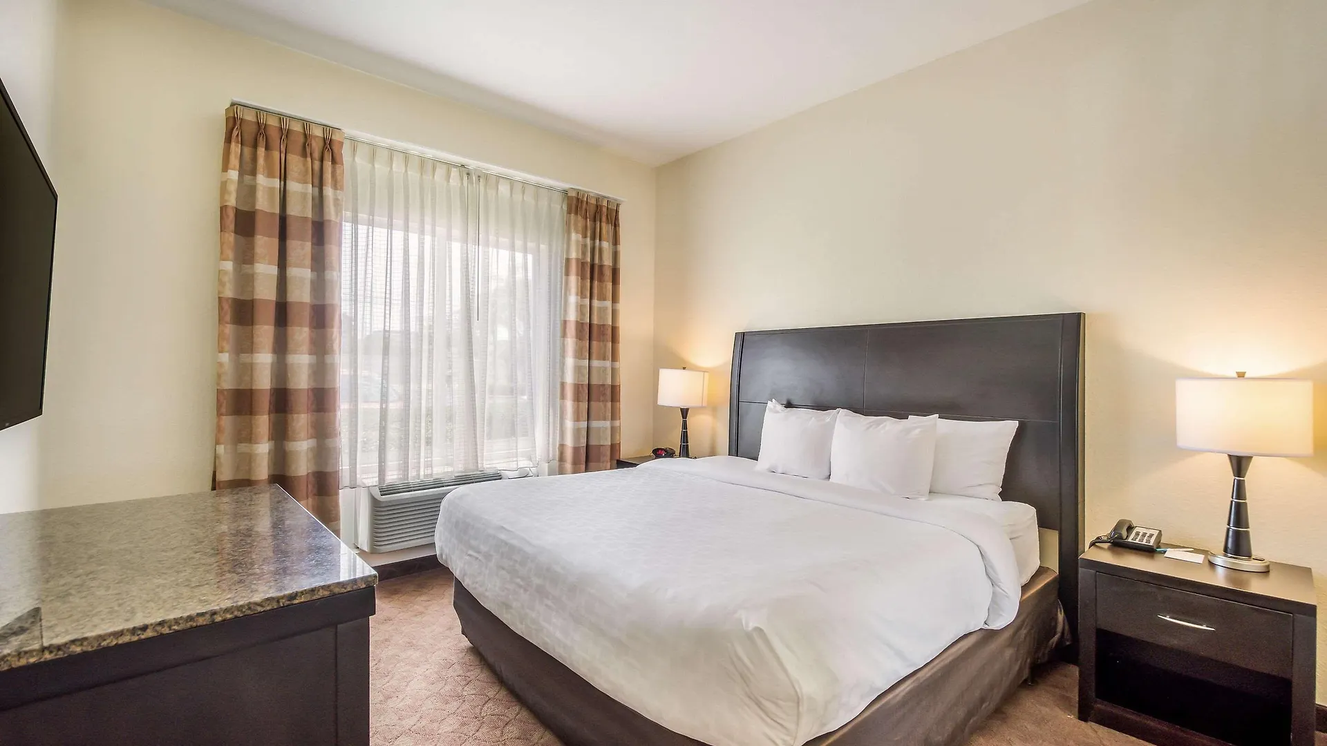 Clarion & Hotel 3*
