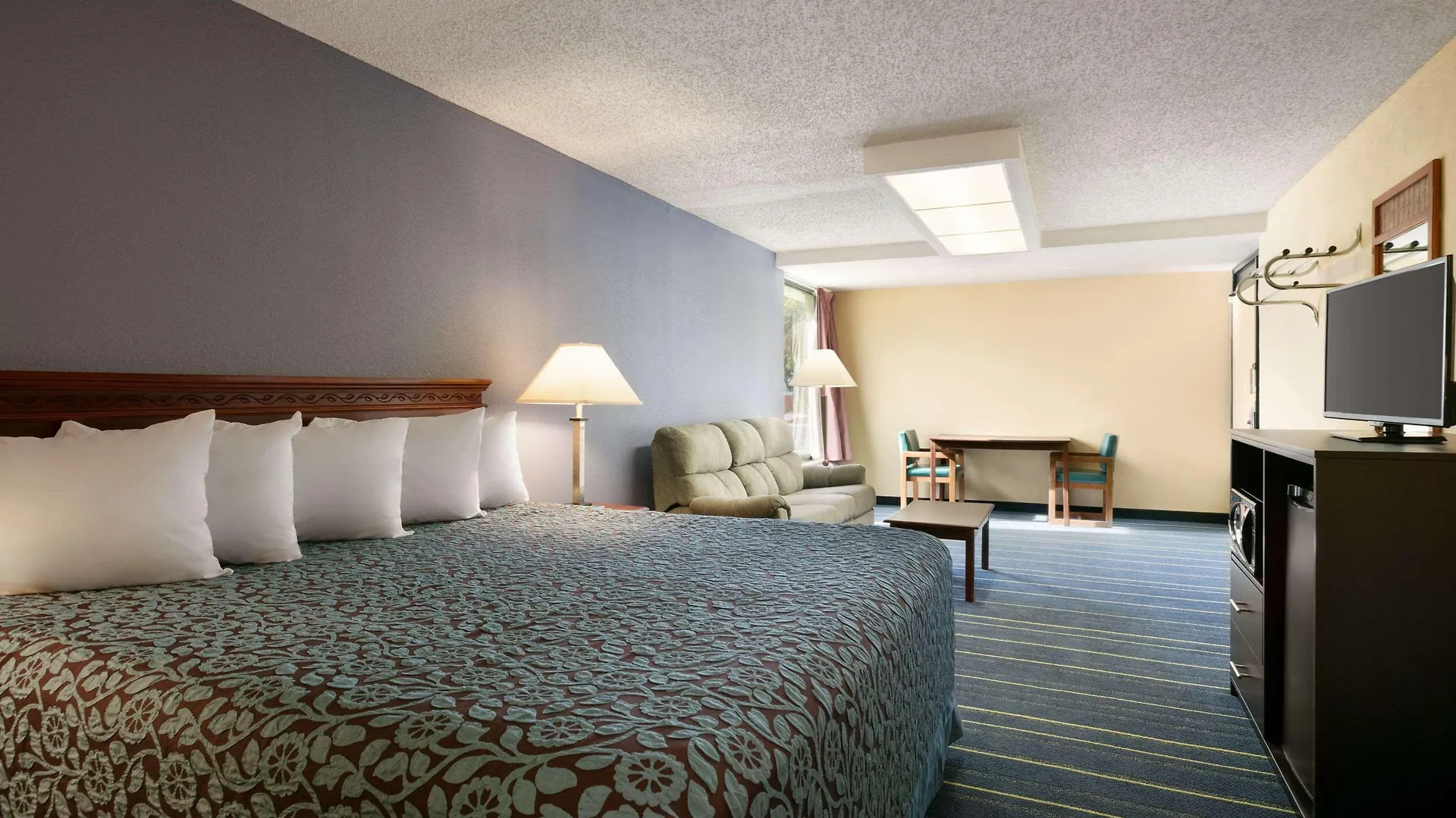 Hotel Days By Wyndham Clearwater/central Clearwater