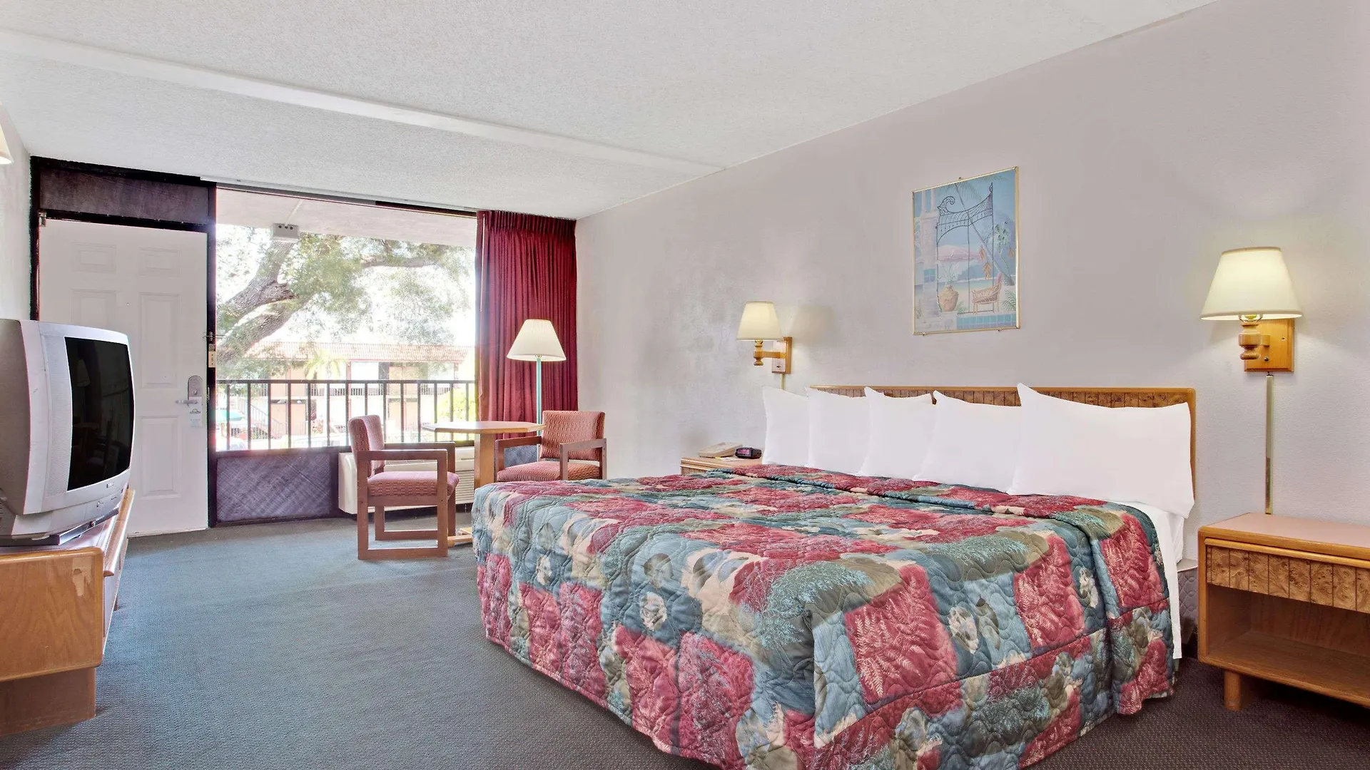 Days By Wyndham Clearwater/central Clearwater