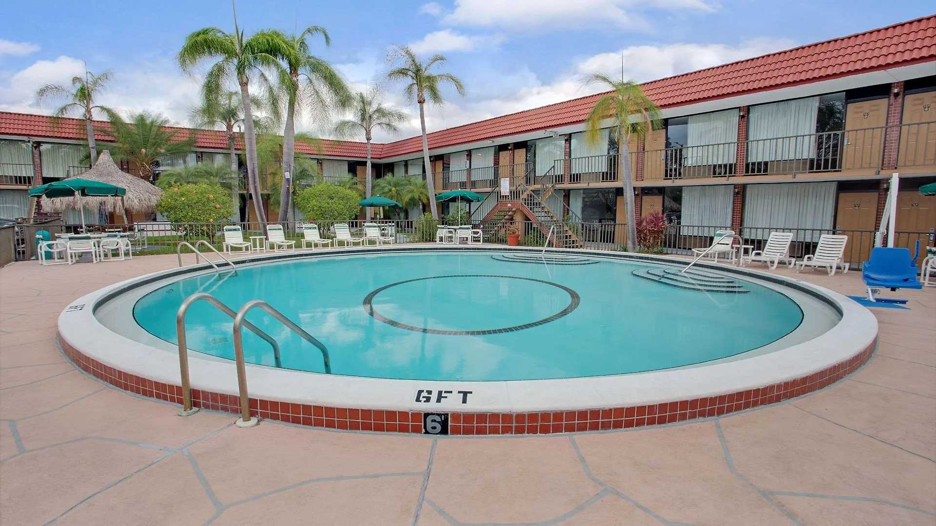 Days By Wyndham Clearwater/central Hotel Clearwater
