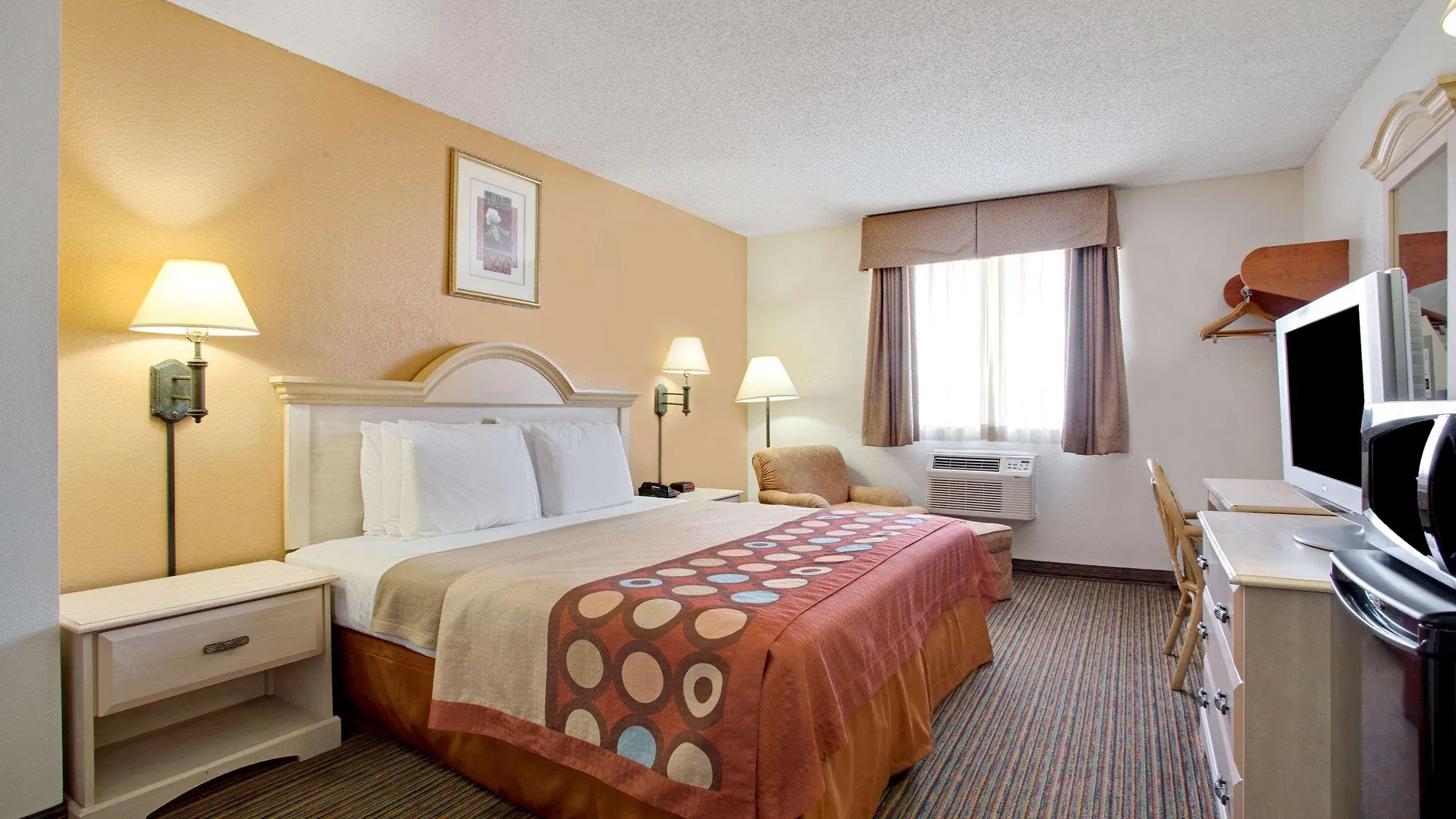 Super 8 By Wyndham Clearwater/st. Petersburg Airport 3*