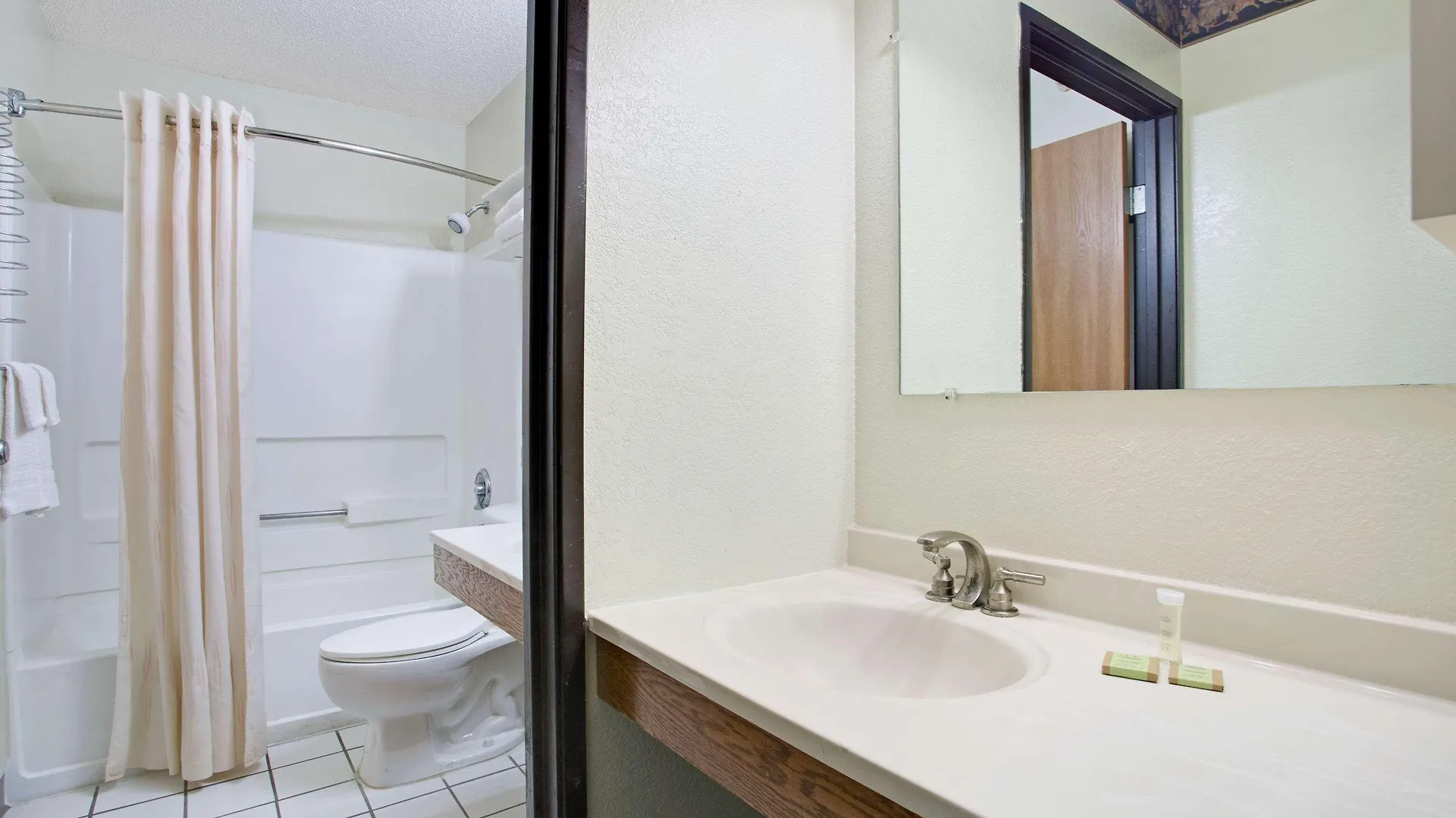Super 8 By Wyndham Clearwater/st. Petersburg Airport Clearwater